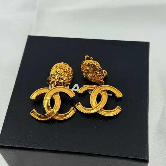Chanel Vintage 1995 Gold CC Clip On Dangle Earrings